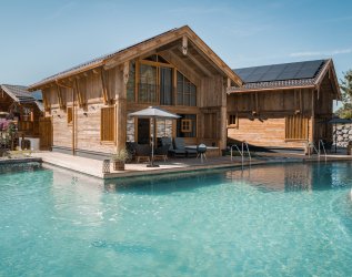 Eines der Chalets der Alpzitt Chalets im Dorf in Burgberg.
