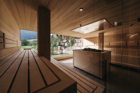 Das Naturhotel Chesa Valisa Finnische Sauna Einblick in die Finnische Sauna des Naturhotel Chesa Valisa im Kleinwalsertal.