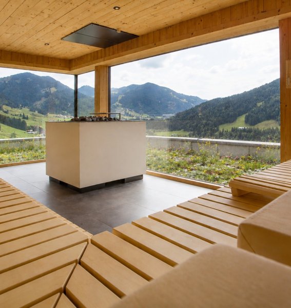 Bio-Berghotel Ifenblick Sauna Blick in die Sauna des Bio-Berghotel Ifenblick im Kleinwalsertal.