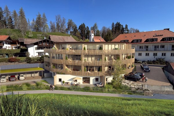 NaturZEIT Außenansicht Sommer Die Außenansicht im Sommer des Hotel NaturZEIT in Füssen.