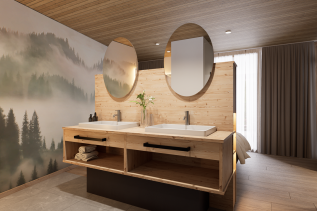 Ein Badezimmer des Hotel NaturZEIT in Füssen.