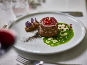 Ansprechend angerichtete Speise im Hanusel Hof in Weitnau