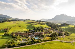 Die Außenansicht des Sonnenalp Resort in Ofterschwang.
