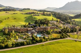 Die Außenansicht des Sonnenalp Resort in Ofterschwang.