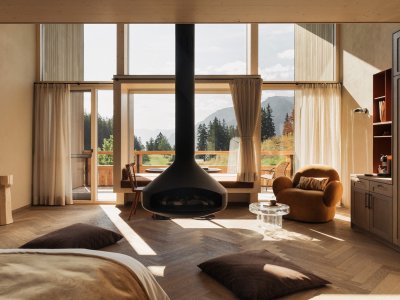 Einblick in eine Suite im Berghotel Schlossanger Alp in Pfronten.