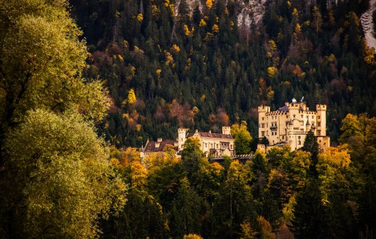 Das Schloss im Herbst in Schwangau beim Hotel Helmer.
