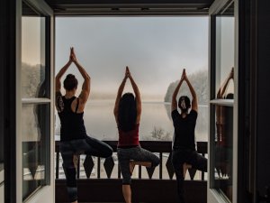 Yoga im AMERON Neuschwanstein Alpsee Resort & Spa.