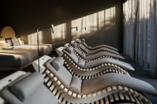 Einblick in den Ruheraum der Kraftquelle Fanny in Maierhöfen.