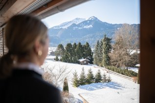 Der wnterliche Ausblick von einem Balkon eines Zimmers des Hotel Exquisit in Oberstdorf.