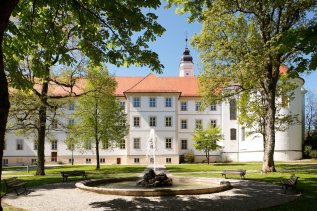 Kloster Irsee Außenansicht Sommer