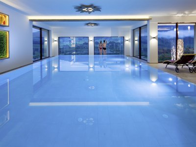 Tanneck Wellnessbereich Indoorpool