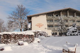 Hotel Bannwaldsee Außenansicht Winter
