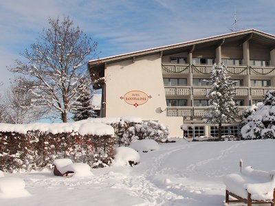 Hotel Bannwaldsee Außenansicht Winter