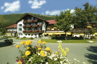 Hotel Alpengasthof Loewen Außenansicht Sommer