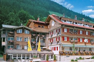 Kienle Das Kräuterhotel Außenansicht Sommer