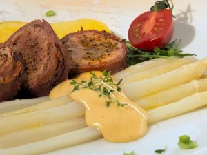 Ansprechend angerichtete Speise im Landhotel Gockelwirt in Eisenberg.