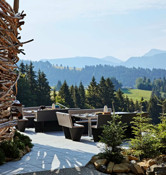Besonderes Restaurant mit tollem Bergblick im Haubers Naturresort in Oberstaufen