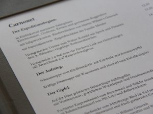 Einblick in die Speisekarte im A-Rosa Ifen Hotel Kleinwalsertal