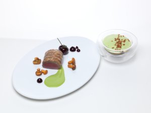 Ansprechend angerichtete Speise im A-Rosa Ifen Hotel Kleinwalsertal