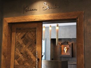 Einblick in das moderne Restaurant im A-Rosa Ifen Hotel Kleinwalsertal