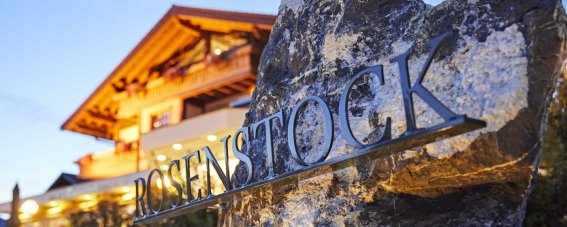 Hotel Rosenstock Außenansicht Sommer