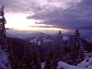 Ausblick von einem Berg bei einer Wanderung in der Nähe des Wellnesshotels Mittelburg in Oy-Mittelberg im Winter