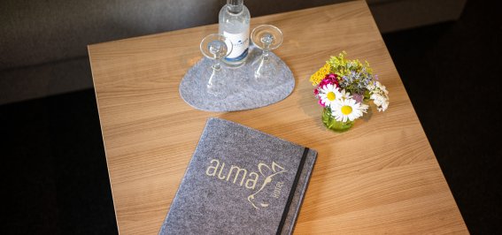 Alma Gästemappe