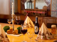 Gedeckter Tisch im Almenhof