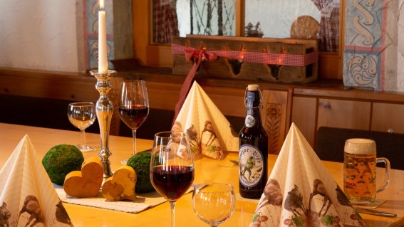 Gedeckter Tisch im Almenhof