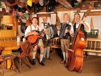 Landgasthof-Almenhof-Oberstdorf-Rubi-Gasthof-Livemusik-im-Gasthof