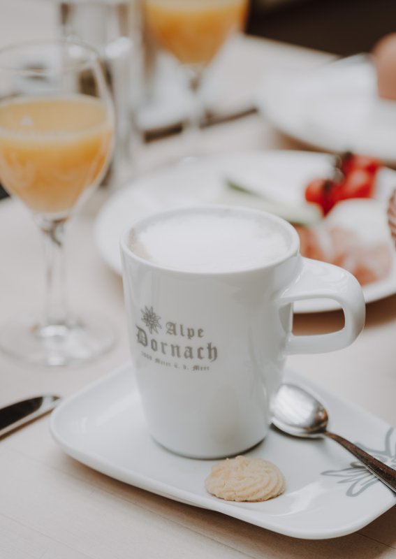 Frühstück auf der Alpe Dornach