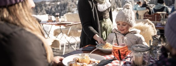 Stärkung auf der Terrasse