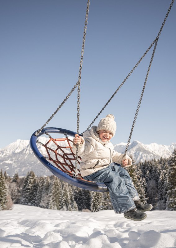 Schaukeln im Winter