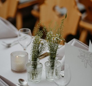 Festlich dekorierte Alpe Dornach