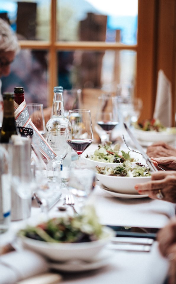 Festlich dekorierte Alpe Dornach