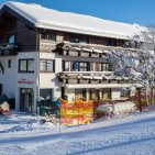 Die ideale Unterkunft für Skifahrer ist die Alpe Oberstdorf. Denn hier sind Sie mitten im Skigebiet Söllereck.