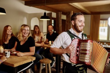 Stimmungsvolle Live-Musik zum Mitschunkeln!