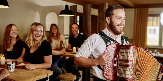 Stimmungsvolle Live-Musik zum Mitschunkeln!