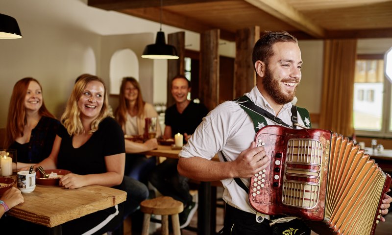 Stimmungsvolle Live-Musik zum Mitschunkeln!