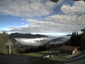Herbst: tiefer Hochnebel und Altocumulus