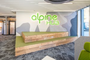Moderne Arbeitsatmosphäre im Coworking Space in Oberstdorf