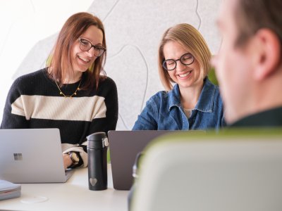 Tausche Dich mit anderen Freiberuflern beim Co Working aus.