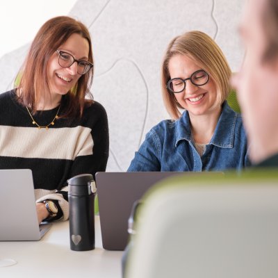Tausche Dich mit anderen Freiberuflern beim Co Working aus.