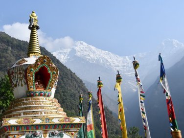 Stupa at Chomrong with annapurna sout