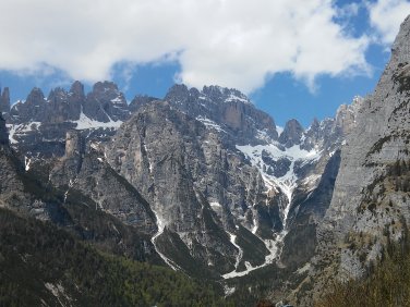 Sezione Adamello Brenta da Il rifugio La Montanara 1490 mt