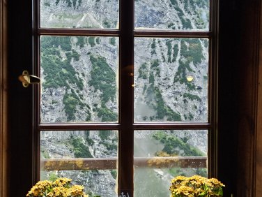 Karwendel-Durchquerung Blick Hüttenfenster
