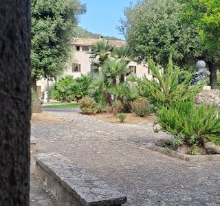 Kloster Lluc Blick in Innenhof