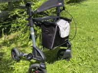 Der Rollator kann auf allen Wanderwegen rings um Oberstdorf eingesetzt werden, dank seiner weichen Vollgummireifen.