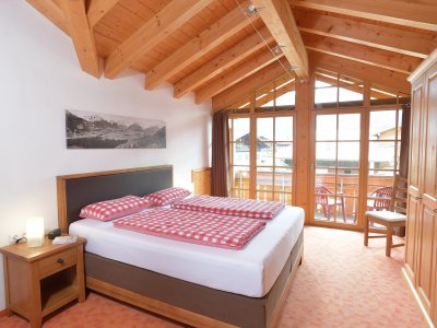 Schlafzimmer Ost mit Balkon - AlpStern 2
