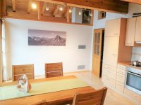 Küche, Essbereich mit Balkon - AlpStern 2